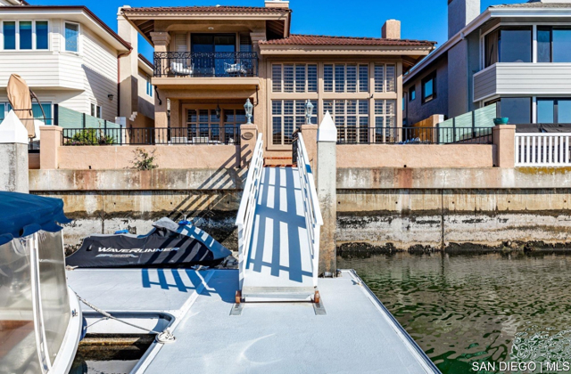 12 Buccaneer WAY, Coronado CA: https://media.crmls.org/mediaz/9a978ef6-f14d-4028-adac-b604a6497ff1.jpg