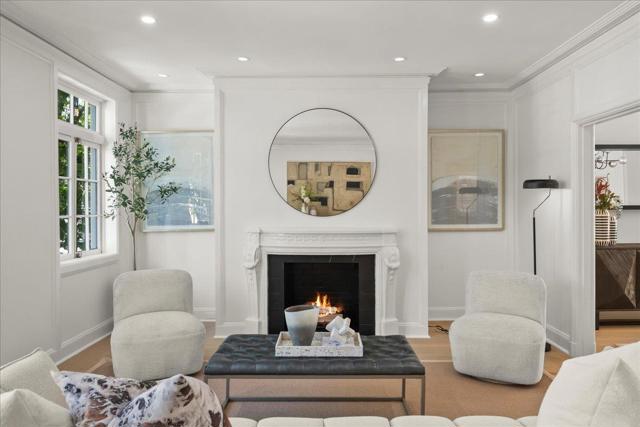 2865 Jackson Street, San Francisco CA: https://media.crmls.org/mediaz/9a9833a1-9abb-4677-ab08-9bc43d6da0f3.jpg