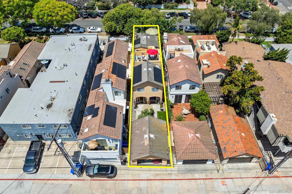 https://media.crmls.org/mediaz/9a98e4d0-773f-4ea4-9504-7a813af981ec.jpg?preset=X-Large