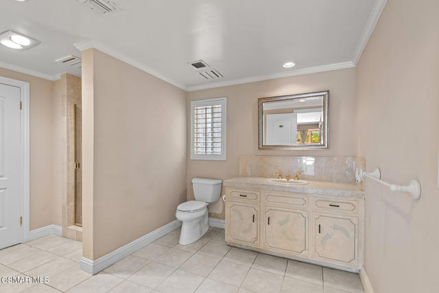 11 Inverness Road, Thousand Oaks CA: https://media.crmls.org/mediaz/9a9ae1ac-eb63-4611-b18f-5587f1baaa36.jpg