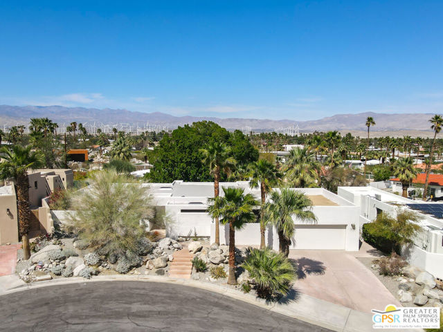 770 N Girasol Court, Palm Springs CA: https://media.crmls.org/mediaz/9a9b5a47-d6f4-4de8-af9e-328519b53546.jpg
