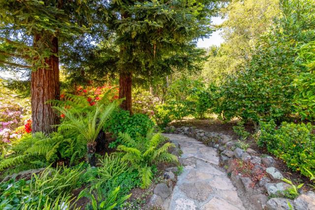165 Golden Oak Drive, Portola Valley CA: https://media.crmls.org/mediaz/9a9bb2fd-1797-414d-a460-607d4831e348.jpg