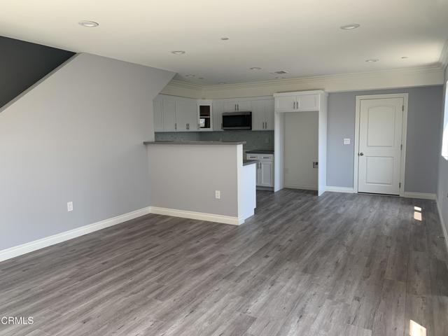 729 S Kern Avenue, Los Angeles CA: https://media.crmls.org/mediaz/9a9bf156-9669-4646-8d94-92e630e3b903.jpg