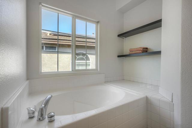 29711 Williams Valley Ct, Escondido CA: https://media.crmls.org/mediaz/9a9c8c65-4b99-4a16-af19-4abe9b8f7f31.jpg