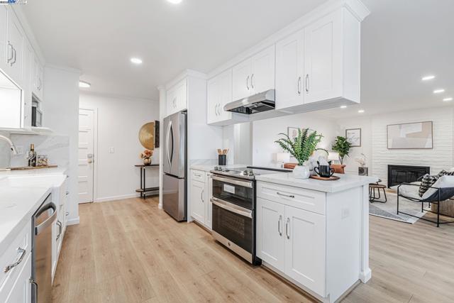 825 Oak Grove Rd, Concord CA: https://media.crmls.org/mediaz/9a9c99fe-95ce-40fc-a3c0-a9df640d8fbf.jpg