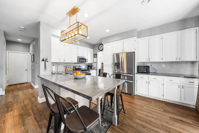 2552 Saddlehorn Drive, Chula Vista CA: https://media.crmls.org/mediaz/9a9ce2e9-1803-4fa4-ac73-7404167aea95.jpg