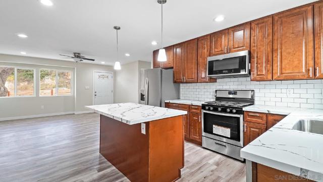 4275 77 College Ave, San Diego CA: https://media.crmls.org/mediaz/9a9d236e-aacc-4c46-b56d-3341ff3c1981.jpg