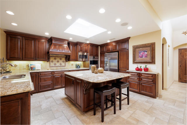 38348 Zinnia E Lane, Palm Desert CA: https://media.crmls.org/mediaz/9a9d8434-630a-4d97-baec-f2cdb535a4fc.jpg