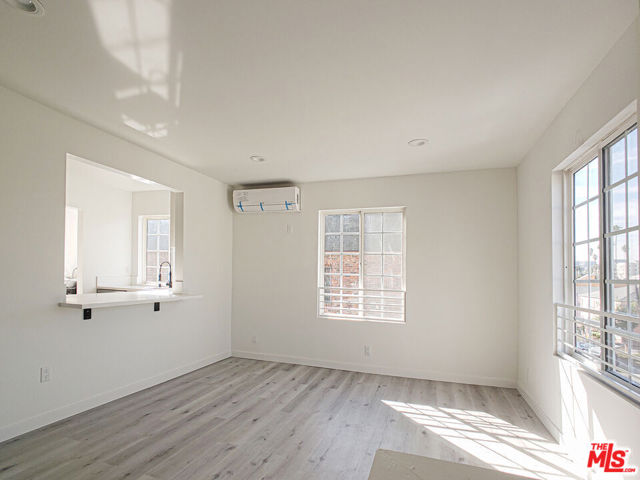 158 N Edgemont Street, Los Angeles CA: https://media.crmls.org/mediaz/9a9d8e1c-9acb-4329-a0ee-ab2e068490cd.jpg