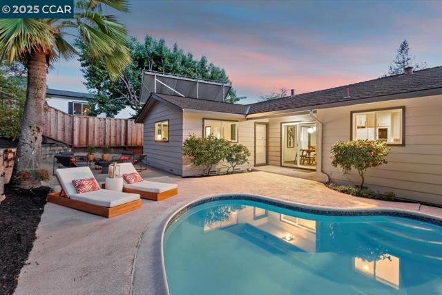 25 Whitehall Dr, Orinda CA: https://media.crmls.org/mediaz/9a9e1b15-17b5-4aec-82cb-afd14e8ac7d8.jpg
