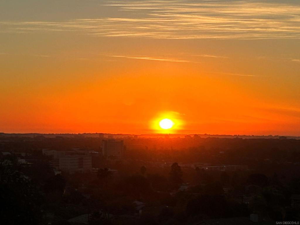 https://media.crmls.org/mediaz/9a9e410b-c73e-4659-ac18-f3569eaedf21.jpg?preset=X-Large