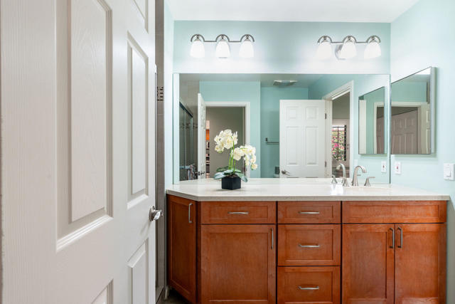 54396 Shoal Creek, La Quinta CA: https://media.crmls.org/mediaz/9a9e8995-a9e6-43a7-a422-5e7a6c04096e.jpg