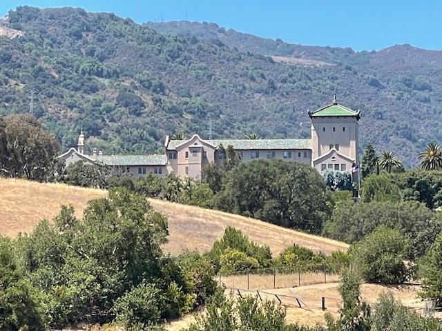 5824 Arboretum Drive, Los Altos CA: https://media.crmls.org/mediaz/9a9eaf1f-2d5f-4e77-a7ae-8fc1da2e68e8.jpg