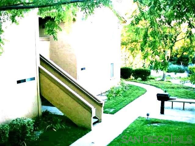 227 Woodland Pkwy #265, San Marcos CA: https://media.crmls.org/mediaz/9a9ecbd9-720d-4238-a074-f90383ab1484.jpg