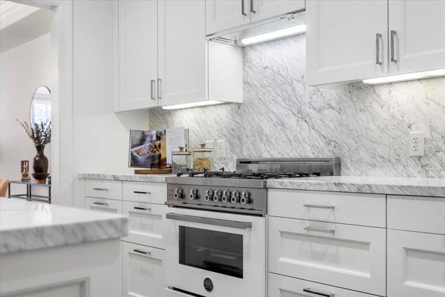 1645 Pacific Avenue, San Francisco CA: https://media.crmls.org/mediaz/9a9ecf3d-dcc9-46ef-ab96-7d648210c066.jpg