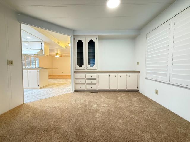 224 Queens Way, Pittsburg CA: https://media.crmls.org/mediaz/9a9ff510-96bc-4833-8348-5f8fd02db77e.jpg