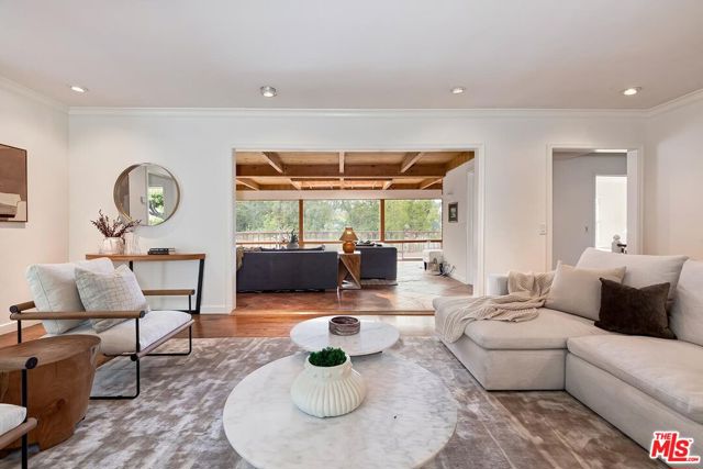 2541 Park Oak Drive, Los Angeles CA: https://media.crmls.org/mediaz/9aa00ac1-2c40-4142-ba97-c8eed4cab11f.jpg