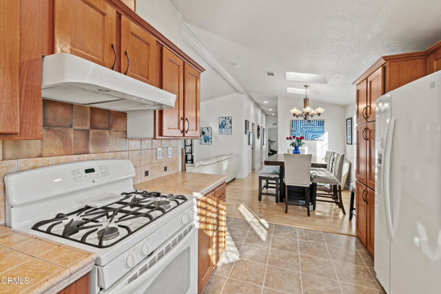 Detail Gallery Image 17 of 40 For 24 via Rosal #24,  Camarillo,  CA 93012 - 2 Beds | 2 Baths