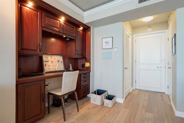 1720 Avenida Del Mundo, Coronado CA: https://media.crmls.org/mediaz/9aa0ef72-79e3-400c-847f-4cc068ec7fcc.jpg