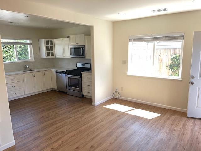 935 S Eldorado Street, San Mateo CA: https://media.crmls.org/mediaz/9aa18c2e-fa95-4da6-9047-cdb255240872.jpg