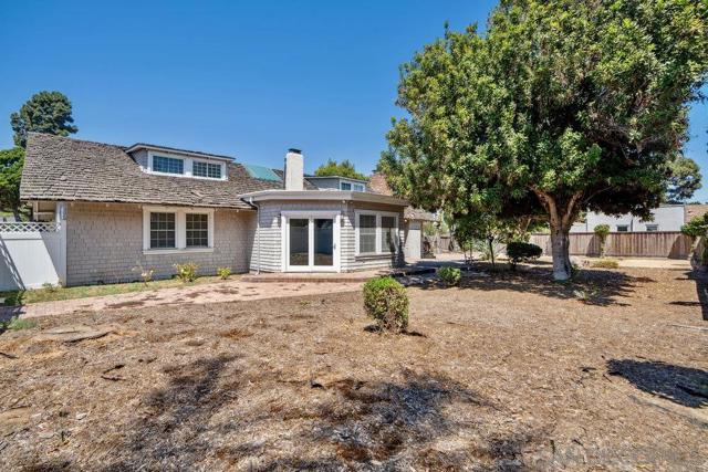 1312 3Rd St, Coronado CA: https://media.crmls.org/mediaz/9aa1abd1-2146-4d85-8ebe-b75e536d9521.jpg