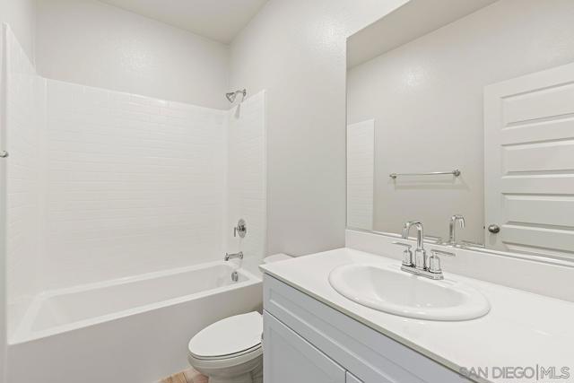 Image 18 of 40 For 40486 Melrose Dr