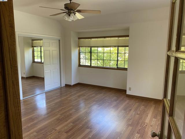 11 Foothill Lane, Pleasanton CA: https://media.crmls.org/mediaz/9aa33383-1c4b-463a-8e88-5dd339108b9c.jpg