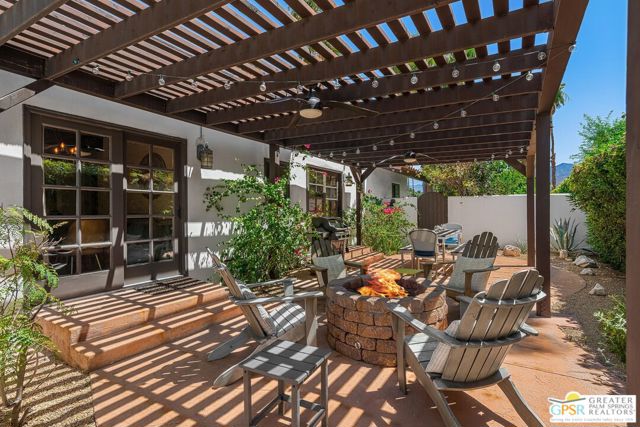 284 E Ocotillo Avenue, Palm Springs CA: https://media.crmls.org/mediaz/9aa36b38-0b62-444c-9640-912bfbf13b39.jpg