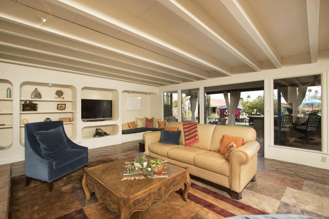52404 Avenida Rubio, La Quinta CA: https://media.crmls.org/mediaz/9aa39754-4402-44bd-9463-2bacce951807.jpg