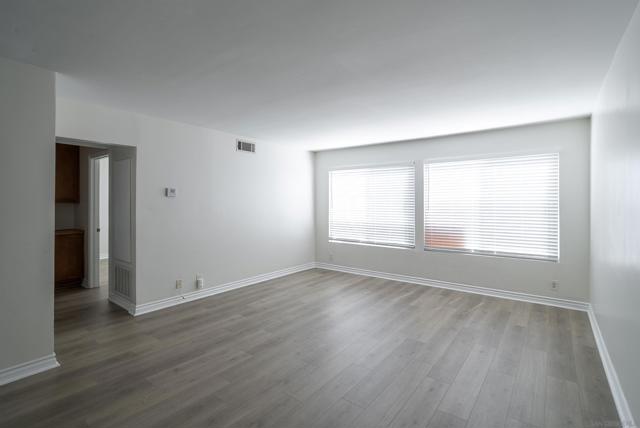 1386 E Madison Ave, El Cajon CA: https://media.crmls.org/mediaz/9aa54d4f-df4e-4684-b06b-4138ddeed797.jpg