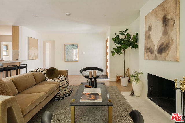 7248 W 88th Place, Los Angeles CA: https://media.crmls.org/mediaz/9aa5d2b2-8b31-4834-8381-1062d6b0153e.jpg