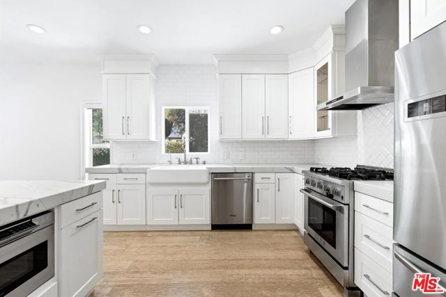 7614 Willoughby Avenue, West Hollywood CA: https://media.crmls.org/mediaz/9aa5d339-1aeb-45eb-8a39-b8f5e245e2ba.jpg