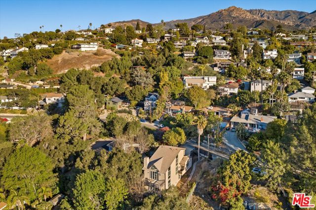 827 Cheltenham Road, Santa Barbara CA: https://media.crmls.org/mediaz/9aa608b4-2e98-4158-9a48-9a55777788db.jpg