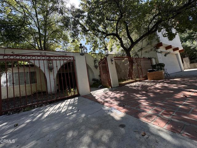 4800 Topeka Drive, Tarzana CA: https://media.crmls.org/mediaz/9aa62c65-13e2-41ef-b1af-145845fc015c.jpg