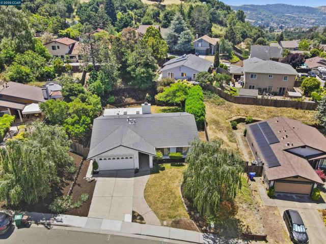 4924 Rocky Rd, Richmond CA: https://media.crmls.org/mediaz/9aa63fb5-49a4-42dc-9813-38a83611631d.jpg