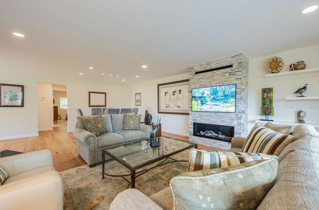 60 Skyline Crest Drive, Monterey CA: https://media.crmls.org/mediaz/9aa7714e-efc3-4b14-a808-c532d06a9ee6.jpg