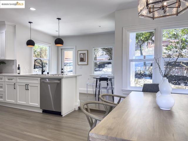 479 Kentucky Ave, Berkeley CA: https://media.crmls.org/mediaz/9aa78b21-6ae4-4d74-961c-e63bc156e146.jpg