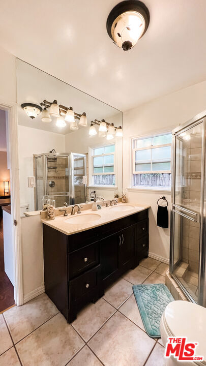 1975 S Crescent Heights Boulevard, Los Angeles CA: https://media.crmls.org/mediaz/9aa7ec0f-eb32-40ed-9e8c-242b7890cdcf.jpg