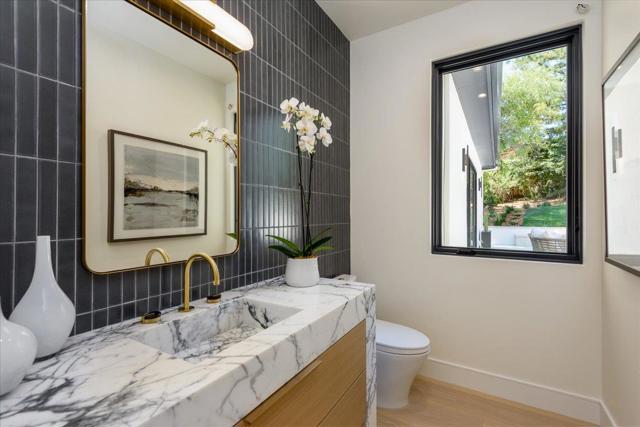 1025 Continental Drive, Menlo Park CA: https://media.crmls.org/mediaz/9aa8e279-029c-4ddf-9bc8-6c9502d8ceda.jpg