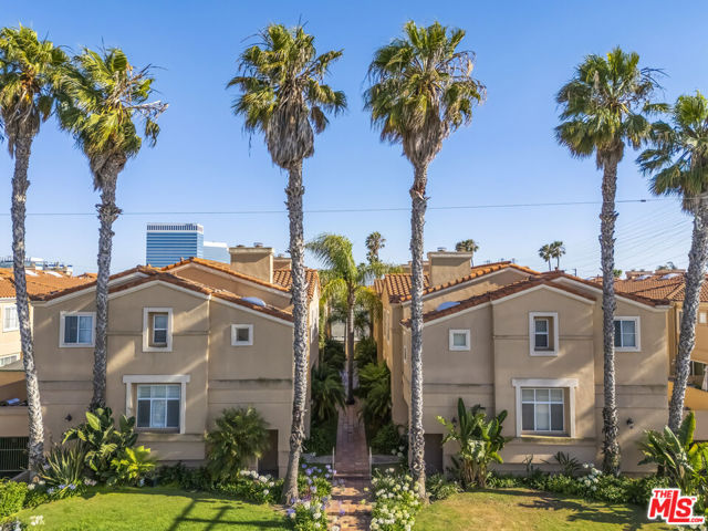 1630 E Palm Avenue, El Segundo CA: https://media.crmls.org/mediaz/9aa903ee-2ede-473c-b2f8-ae7a3eeea6ea.jpg