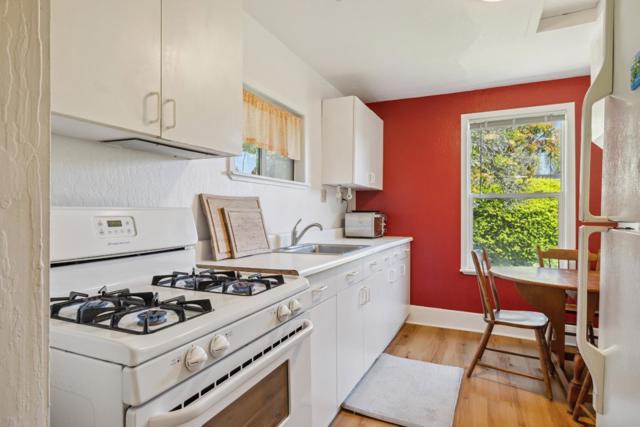 399 13th Avenue, Santa Cruz CA: https://media.crmls.org/mediaz/9aa935c2-c6bd-4675-acf0-f4ff51ec9e7a.jpg