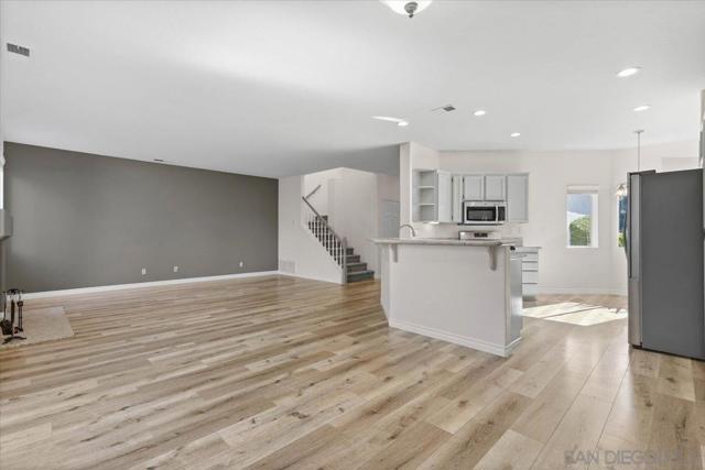 16156 Avenida Venusto, San Diego CA: https://media.crmls.org/mediaz/9aa9aae6-e33f-48c9-93ed-04004aad4d37.jpg