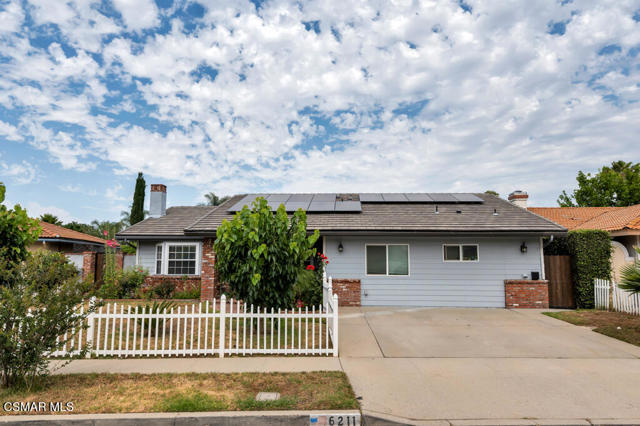 6211 Anastasia Street, Simi Valley CA: https://media.crmls.org/mediaz/9aa9acef-111e-4029-9989-58b6f2a758a6.jpg