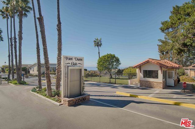 29500 Heathercliff Road, Malibu CA: https://media.crmls.org/mediaz/9aaa46a0-fc6c-4475-9d4a-25752c0a0a23.jpg