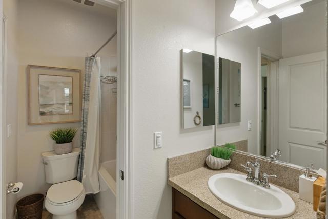 674 Calypso Pl, Encinitas CA: https://media.crmls.org/mediaz/9aaa6bfd-0e08-4d62-8dd9-8206cee78996.jpg