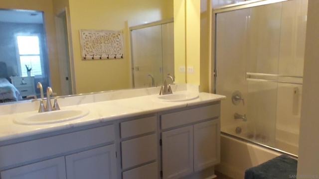 843 Caminito Las Olas, Chula Vista CA: https://media.crmls.org/mediaz/9aaa9e14-70ea-4c4c-80e2-44ea43adb843.jpg