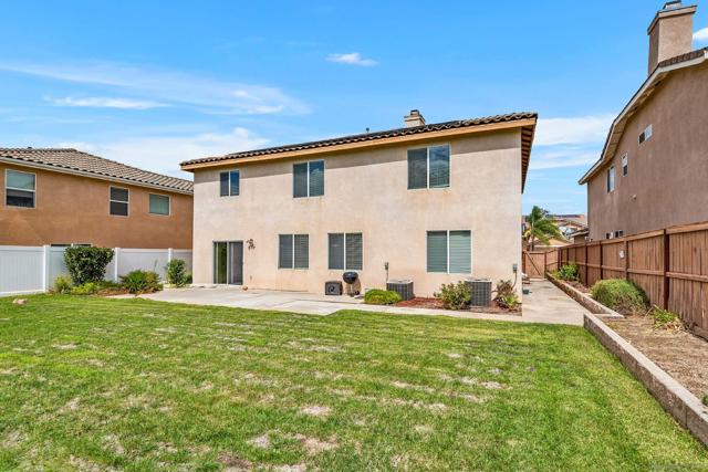 29213 Broken Arrow, Murrieta CA: https://media.crmls.org/mediaz/9aab1aa6-05c3-4738-9347-29ad4e81690d.jpg