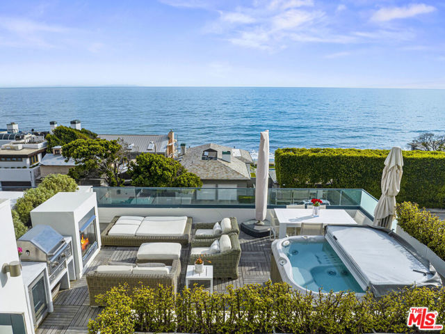 22065 Pacific Coast Highway, Malibu CA: https://media.crmls.org/mediaz/9aac84c1-cc41-43a3-b45f-ef2d0ca32aa6.jpg