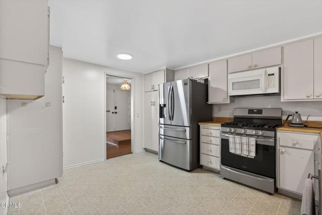 Detail Gallery Image 14 of 38 For 2110 Rhonda St, Oxnard,  CA 93036 - 3 Beds | 2/1 Baths