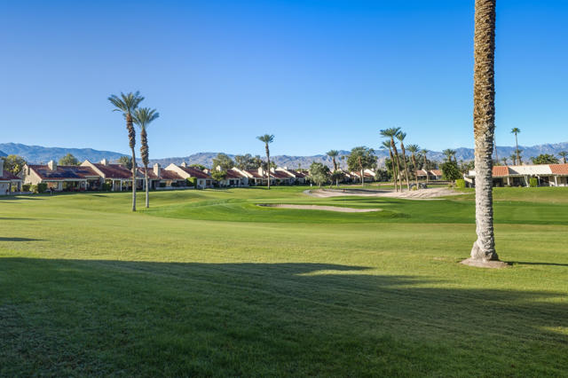 41809 Preston Trail, Palm Desert CA: https://media.crmls.org/mediaz/9aad7fcf-56b1-44dc-9e51-ce8294e86690.jpg